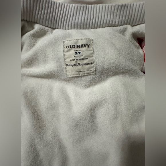 🎁Old Navy Girls Puffer Vest -Size Small🎁 - Picture 7 of 8